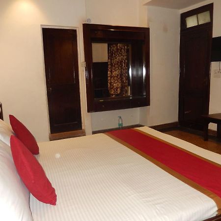 White House Tourist Lodge Neu-Delhi Exterior foto